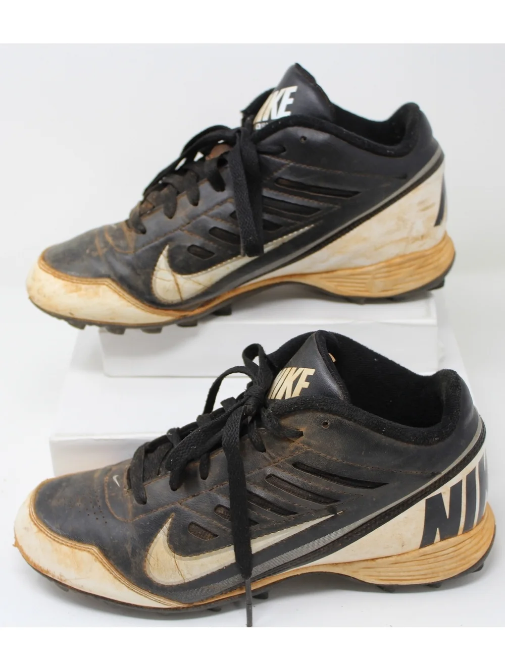 Nike Land Shark Football Cleats Youth Boys Size 5 Y Black & White Baseball Shoes